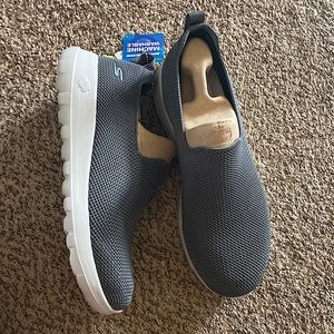 NEW Skechers Go Walk Max Slip on Walking Shoe Sneaker